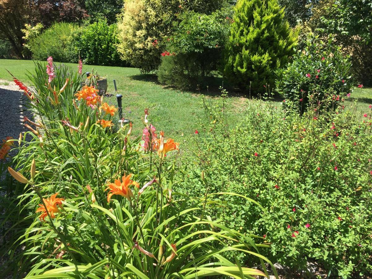La Ferme Buissonniere Bed & Breakfast Bardou Exterior photo