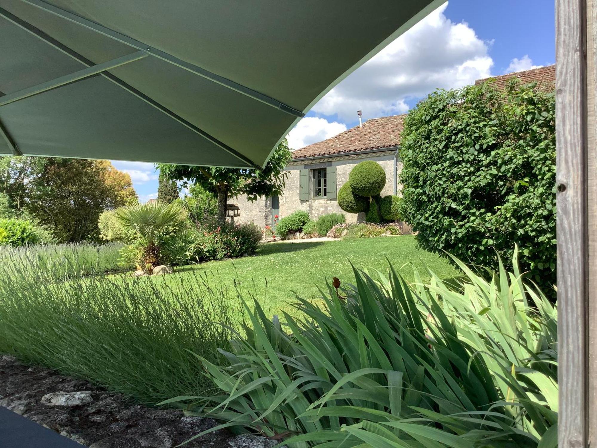 La Ferme Buissonniere Bed & Breakfast Bardou Exterior photo